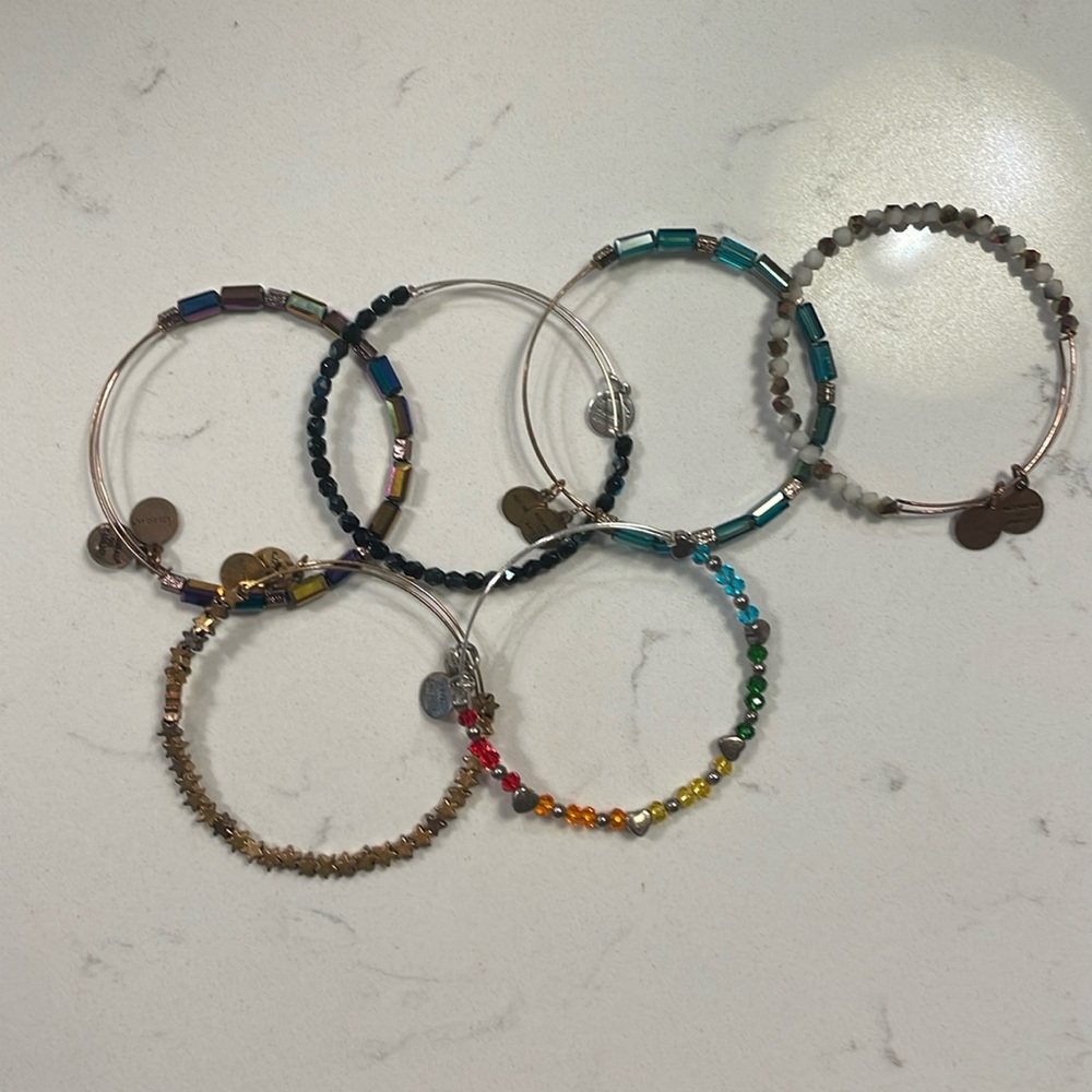 Lot of beaded Alex and Ani✨